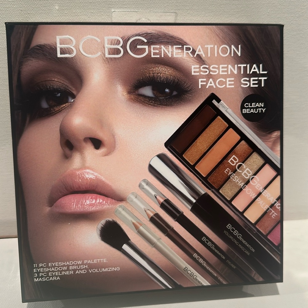 BCBGeneration Essential Face Set w/ Eye Shadow, eyeliner, brush and Mascara.